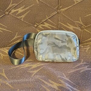 ZORFIN Light Green Camo Crossbody Bag